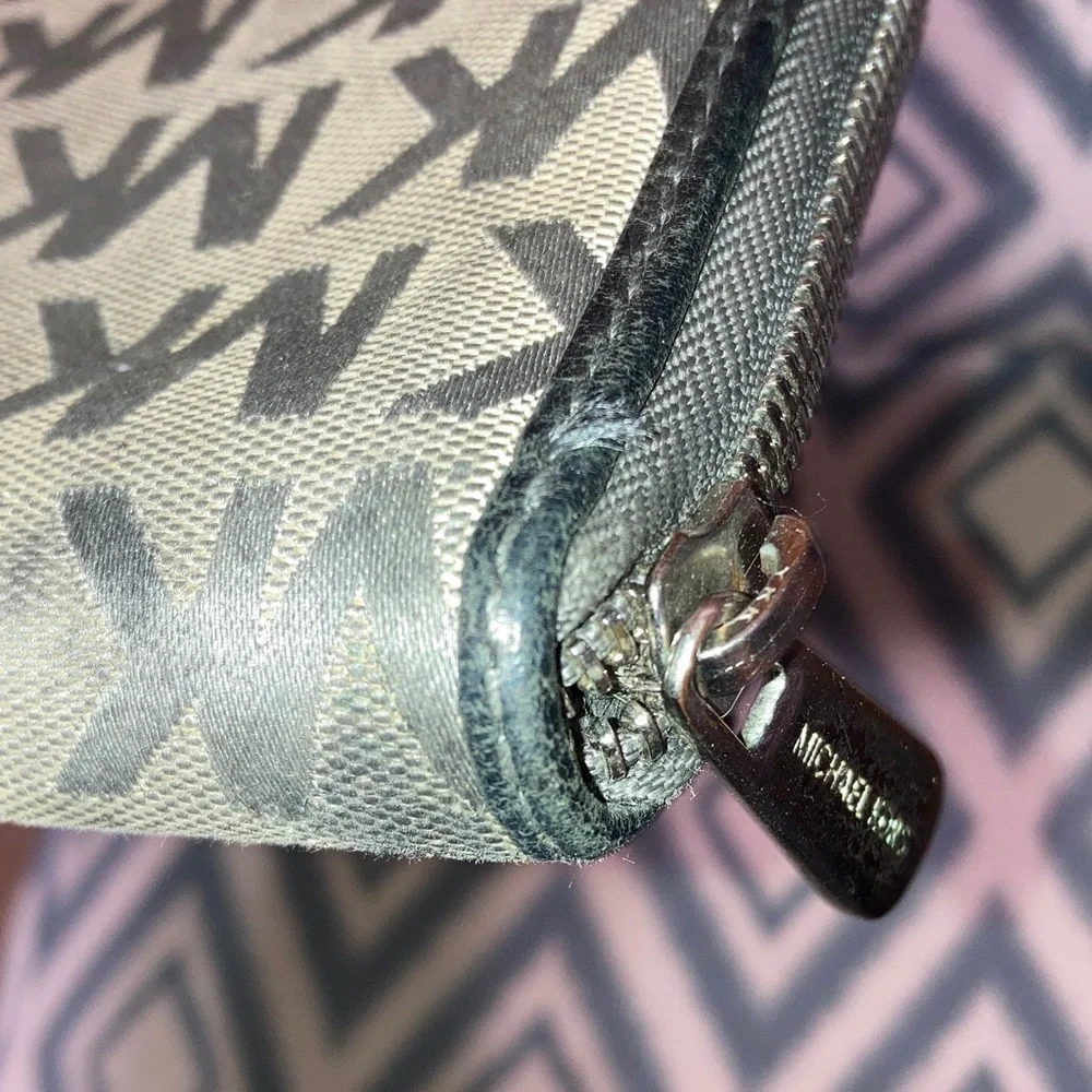 Michael Kors chic wallet